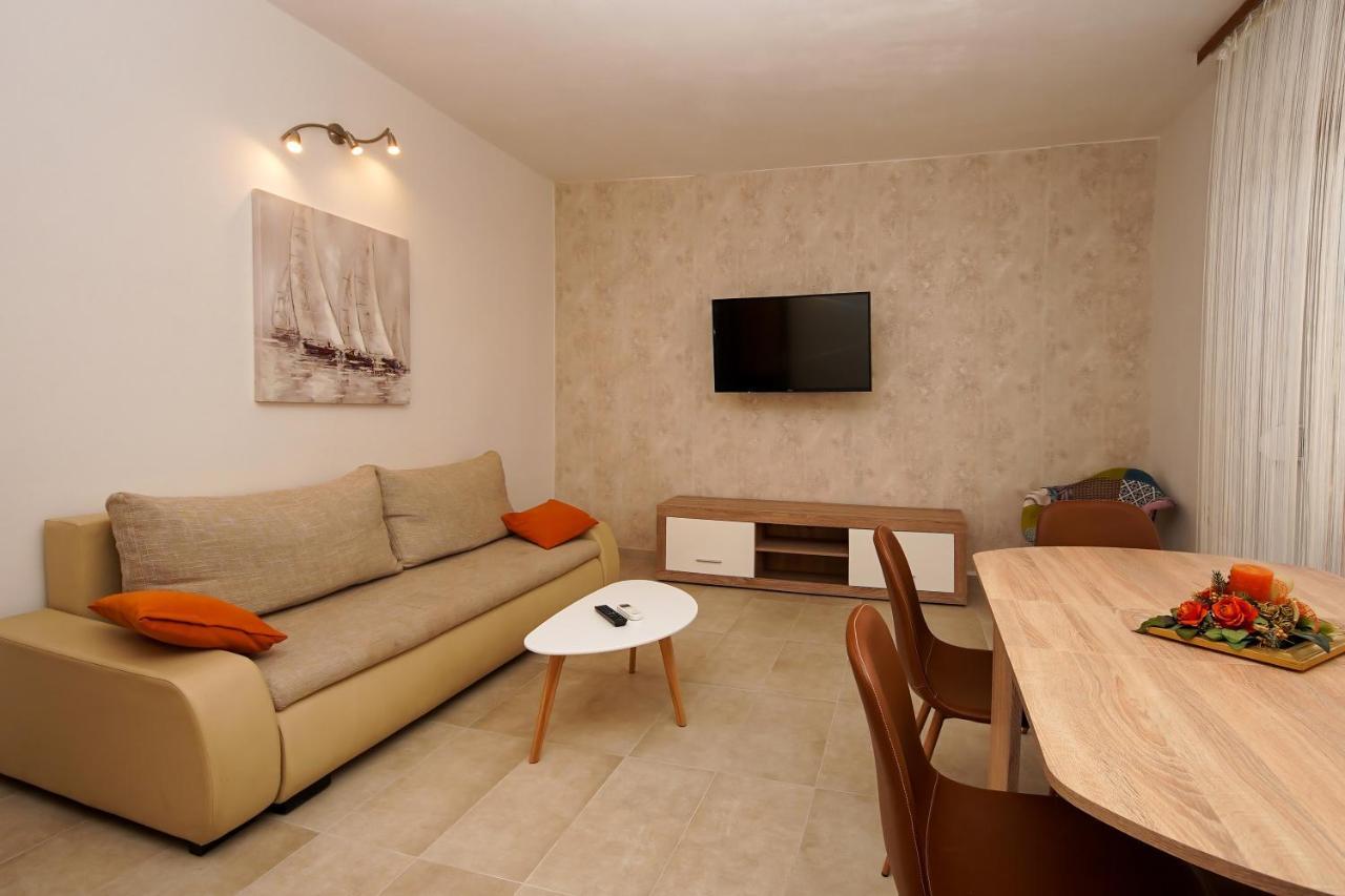 Apartment Ajdukovic Vodice Ngoại thất bức ảnh